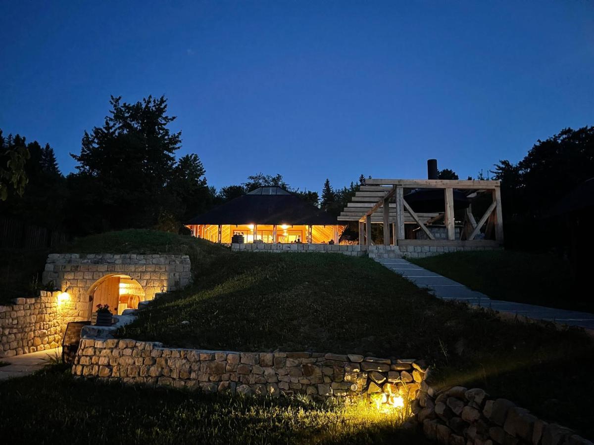 Willa Casa Thymus Soveja Zewnętrze zdjęcie